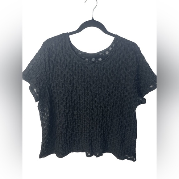 torrid Tops - Torrid Black Sheer Textured Short Sleeve Shirt Size 2 Women’s